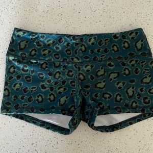 Midnight Leopard Fleo